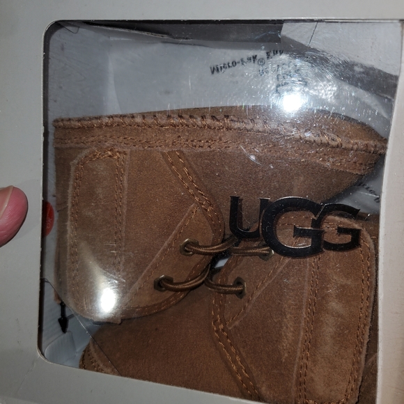 New UGGKids' Neumel and UGG Beanie Crib Shoe Gift Set (Infant) 2/3 6-12 mos. - Picture 6 of 13